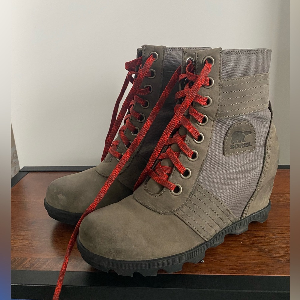 Sorel Lexie Wedge Booties - Gray and Red Lace-Up Boots